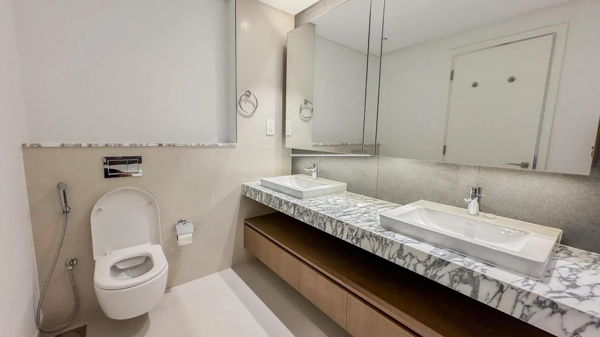 Like Home - 5303 Stylish Two-Bedroom Apartment With Scenic Creek Views دبي 0*,