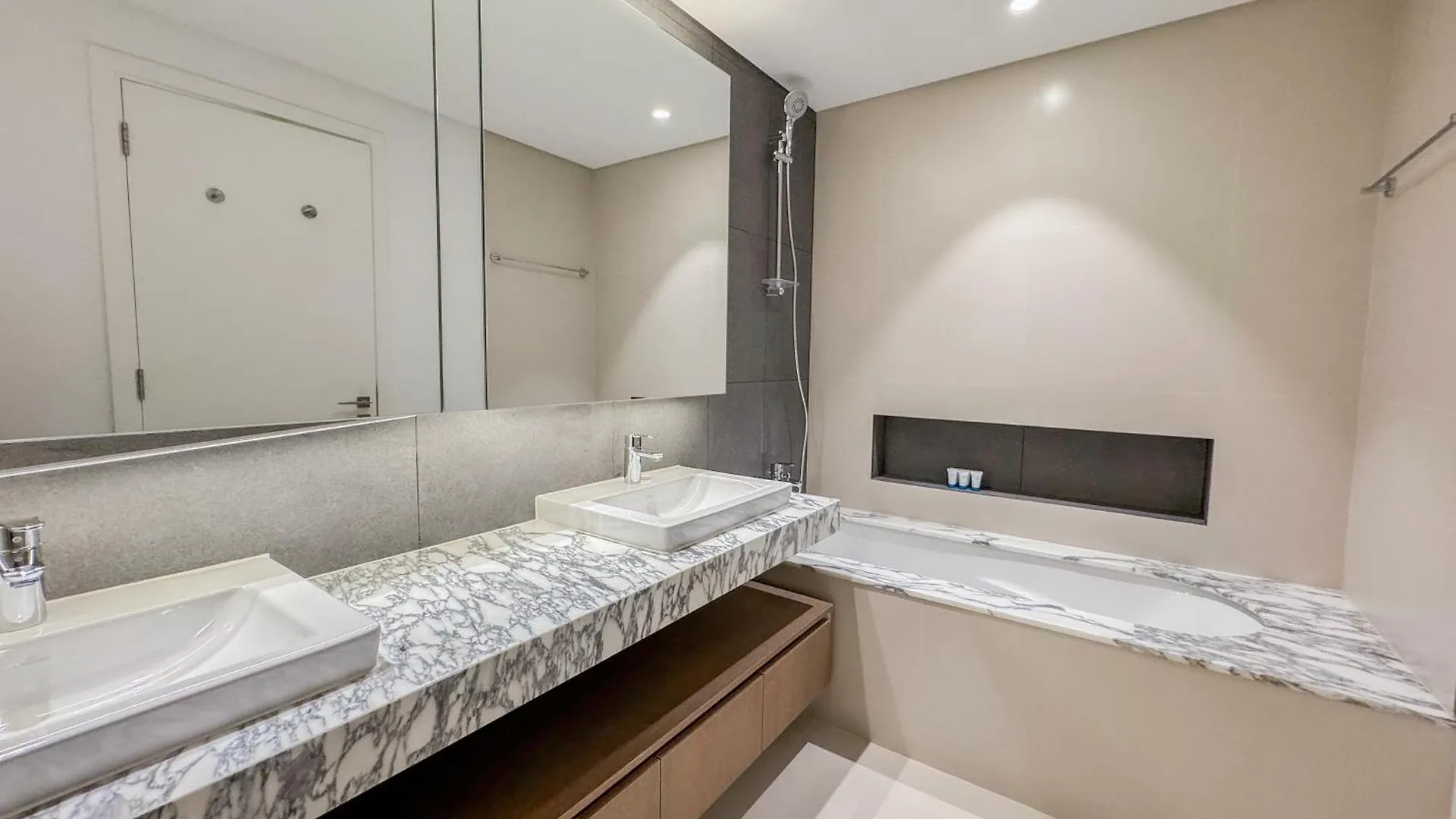 Like Home - 5303 Stylish Two-Bedroom Apartment With Scenic Creek Views دبي الإمارات العربية المتحدة