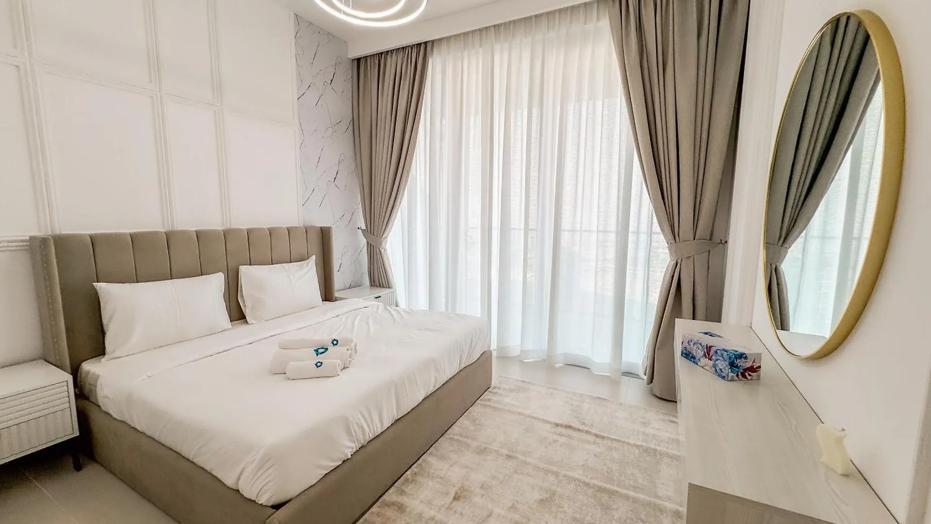 Like Home - 5303 Stylish Two-Bedroom Apartment With Scenic Creek Views دبي